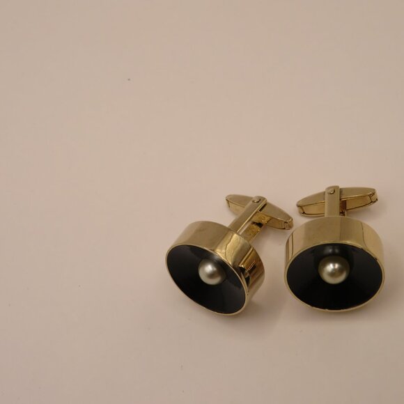 Sarah Coventry Gold Tone Cuff links with Faux Pearl - Picture 5 of 8